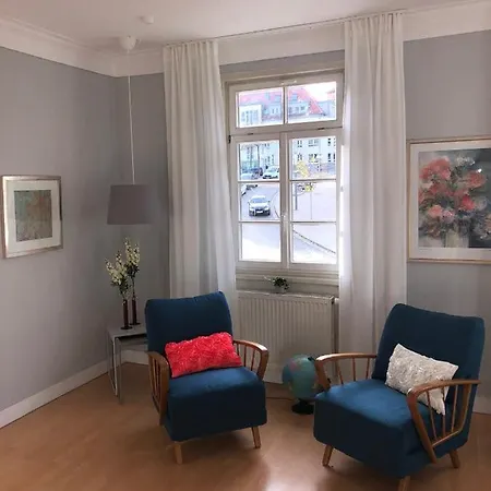 Appartement Zentraler Geht Es Kaum - In Koeniglicher Nachbarschaft! *