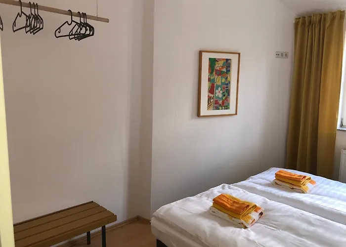 Lejlighed Zentraler Geht Es Kaum - In Koeniglicher Nachbarschaft!